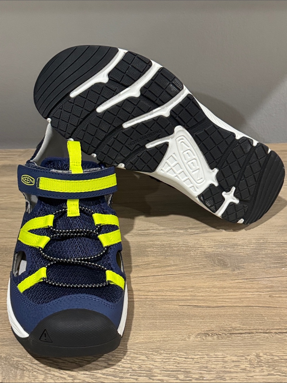 NEW Keen Kids Navy and Neon Yellow Sport Sandals, 5Y - Picture 5 of 5